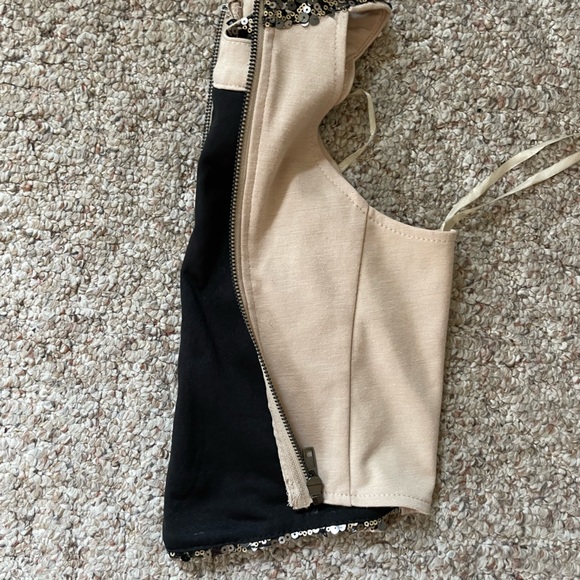 Fits small between XS-S - Picture 2 of 2